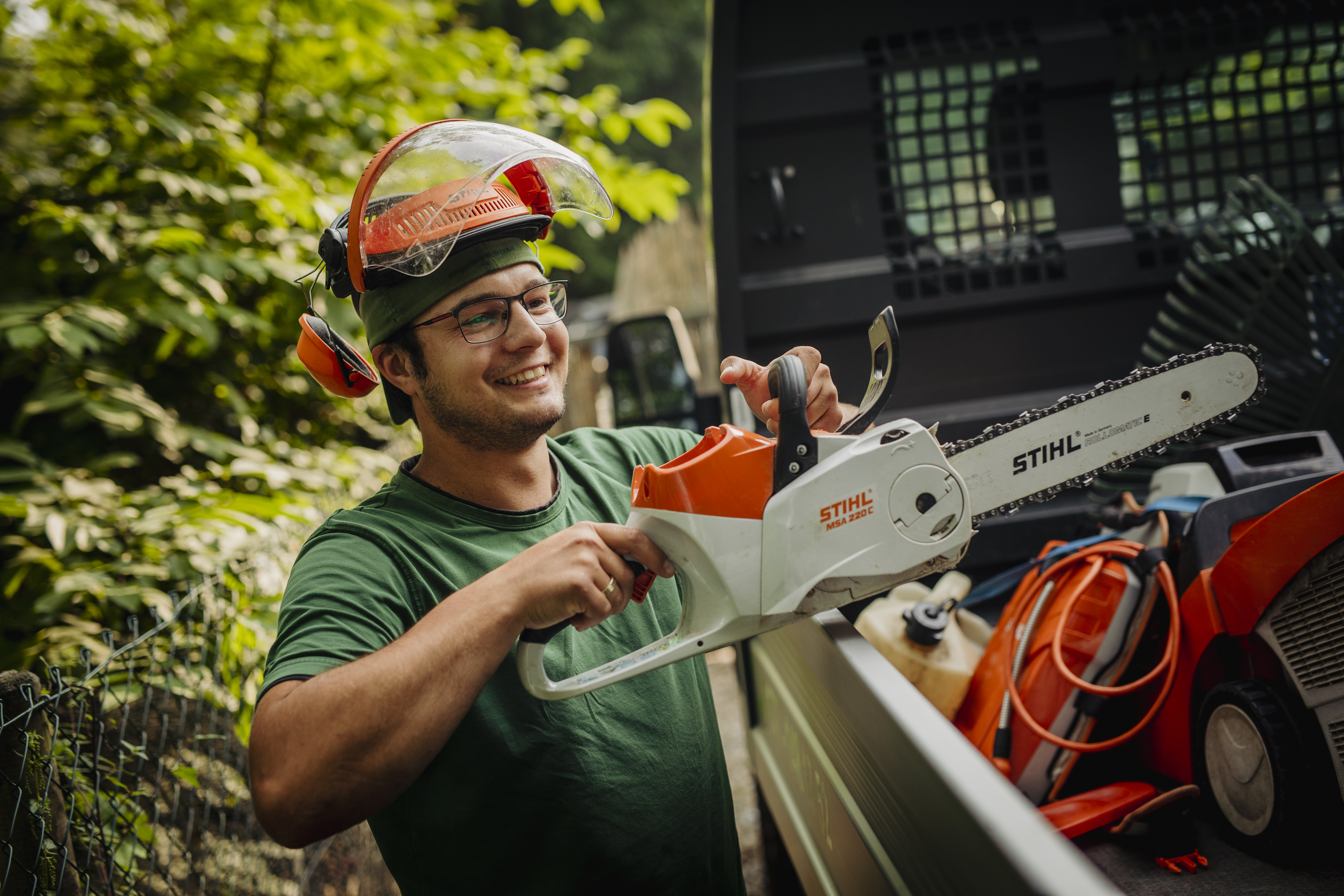 Garten- und Landschaftsbau Projekt – Steinweg mit Bepflanzung